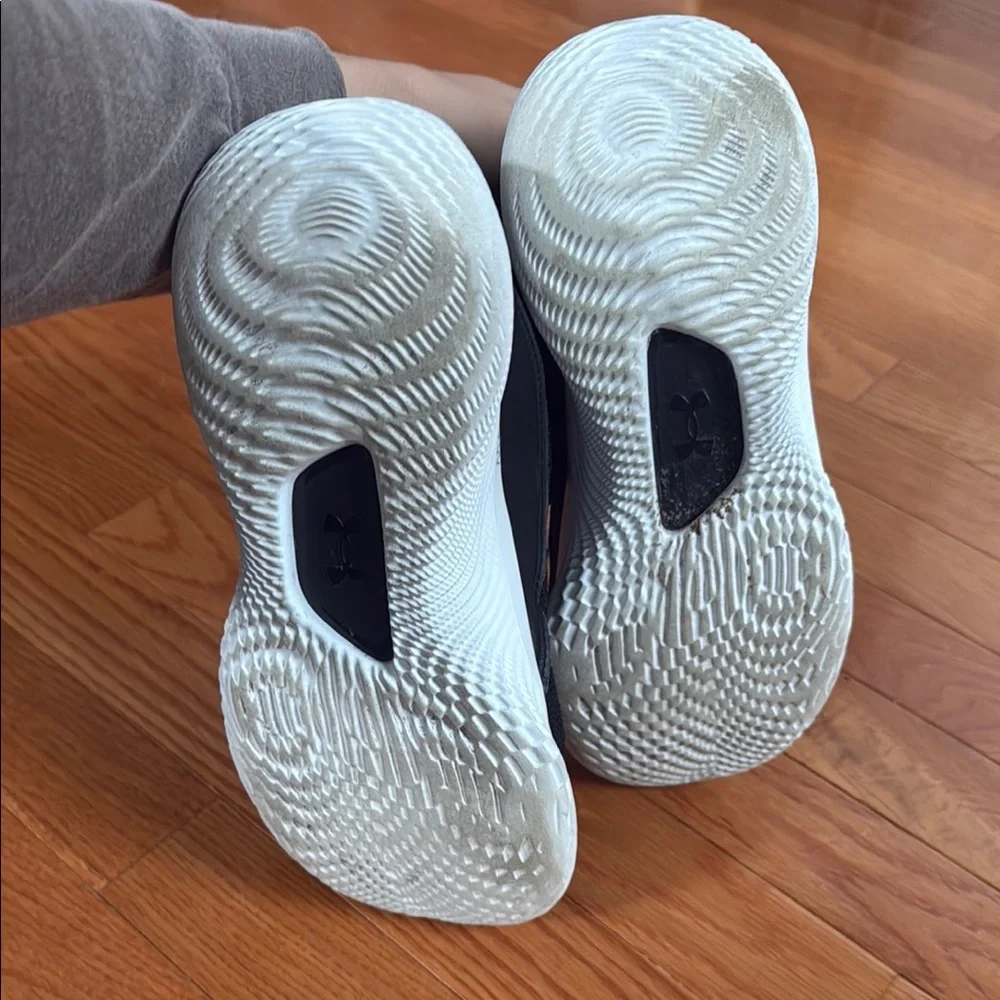 Steph curry basketball shoes - Picture 4 of 6